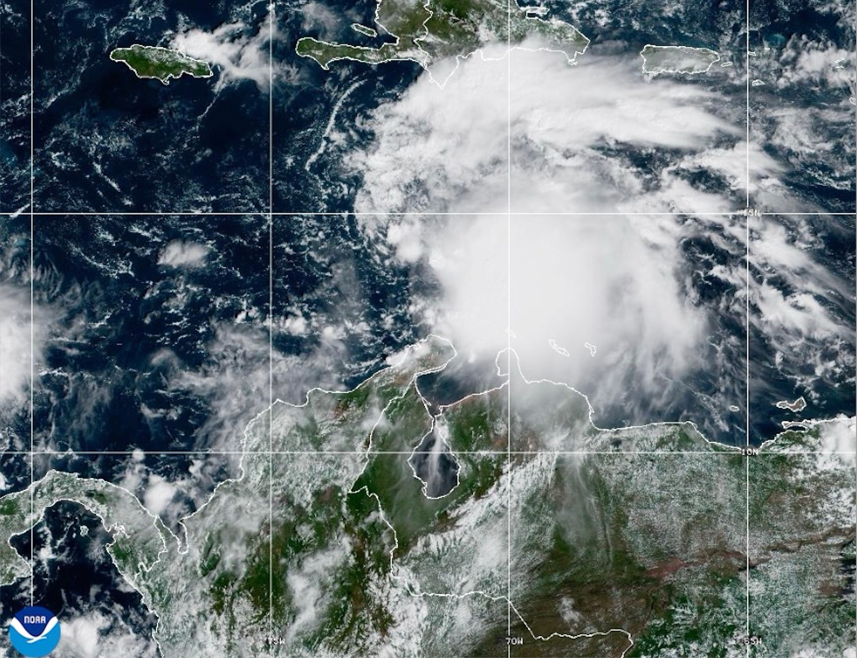Haiti a Dominikánsku republiku zasiahla tropická búrka Melissa